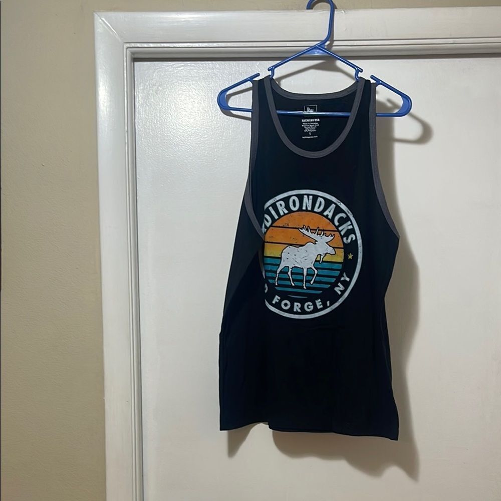 Adirondacks Graphic Tank Top size large